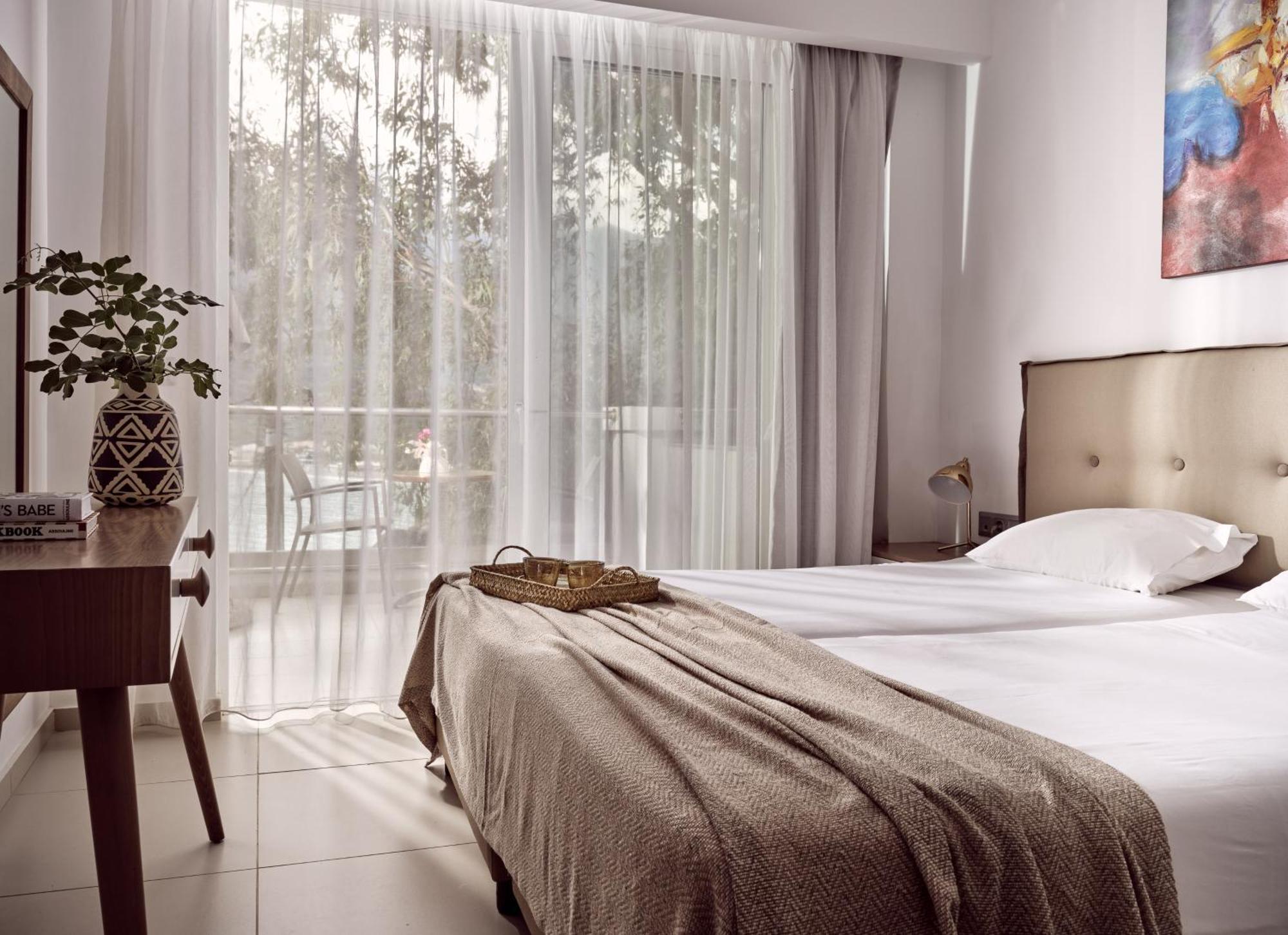 Troulis Apart-Hotel Bali  Dış mekan fotoğraf